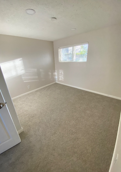 Building Photo - 11540 Sandy Creek Dr