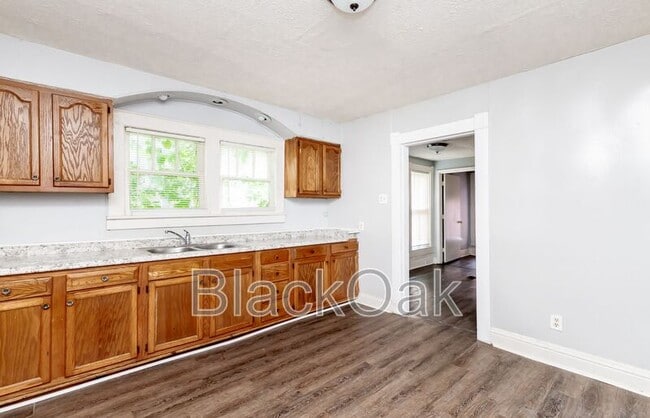 Building Photo - 917 Watt St