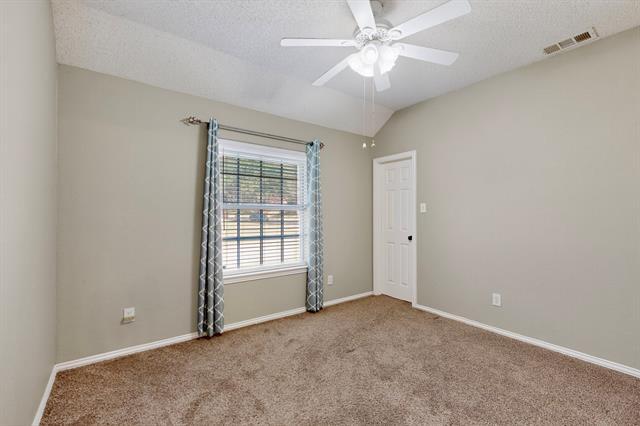 Building Photo - 9700 Wolf Creek Dr