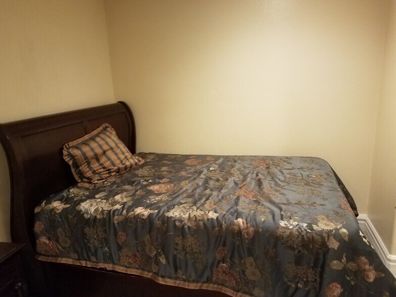 Building Photo - 521 Island Breeze Ln