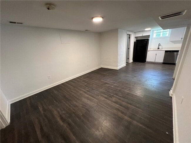 Building Photo - 1215 Westview Dr SW