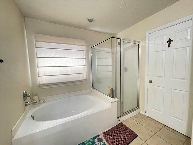 Building Photo - 5626 Claybeck Ln