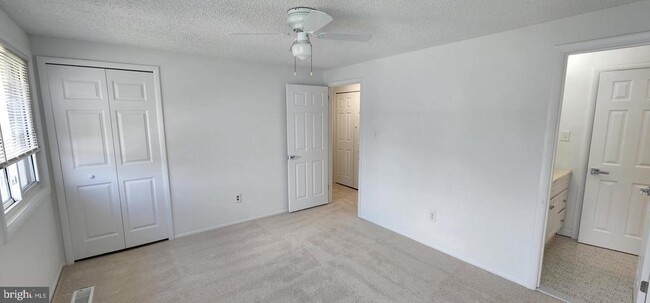 Building Photo - 19 Wedgedale Dr