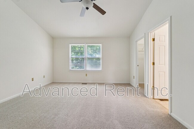 Building Photo - 8942 Quail Run Dr