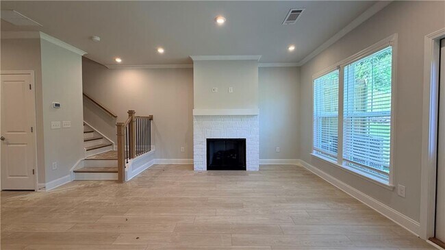 Building Photo - 3235 Cherry Dr