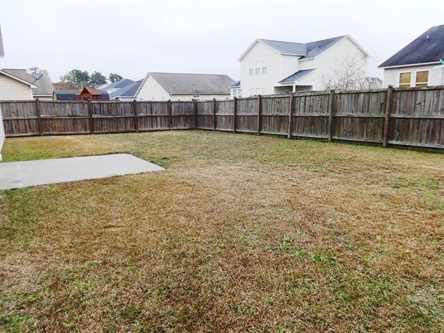 Building Photo - 114 Summer View Road