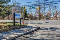 Building Photo - 382 College Dr