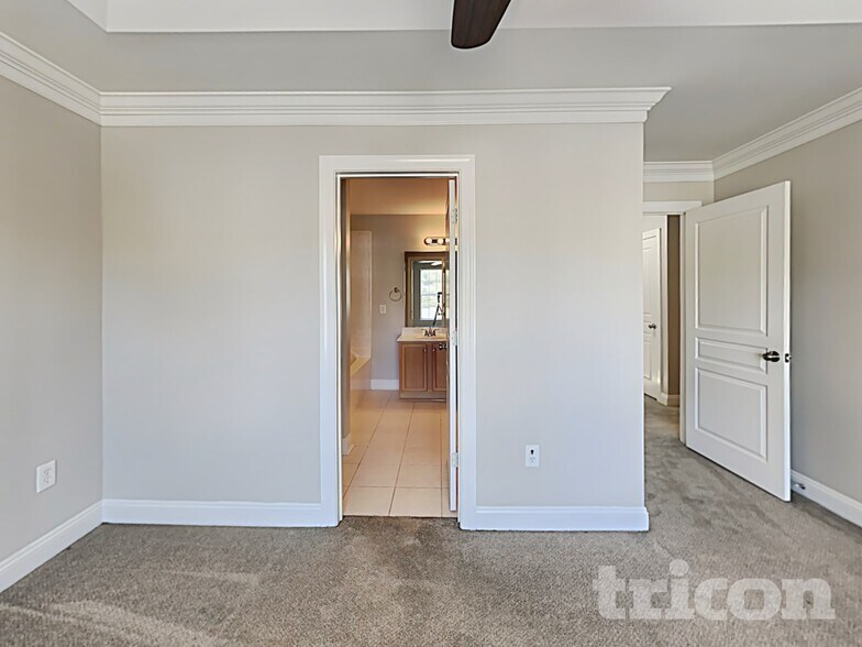 Building Photo - 4813 Samuel Richard St