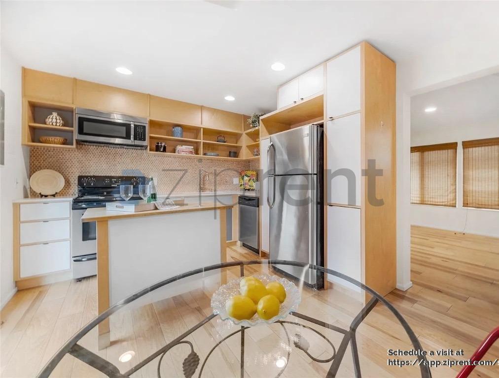 Building Photo - 1601 South Main St