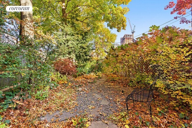 Building Photo - 149 St Marks Ave