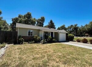 Building Photo - Live in Land Park with Tree-Lined Streets, Charm and Suburban Comfort Minutes from Downtown Sacra...