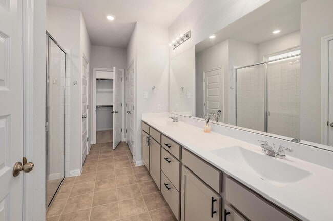 Building Photo - 308 Palo Brea Lp