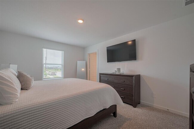 Building Photo - 3113 Crown Gate Dr