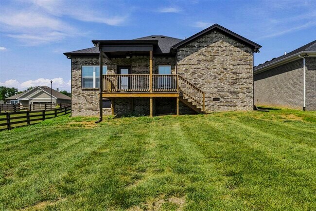 Building Photo - 845 Poplar Log Dr
