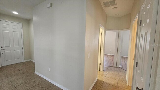 Building Photo - 2528 Ladoga Dr