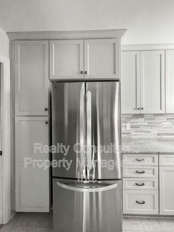 Building Photo - 3222 S Elm-Eugene St