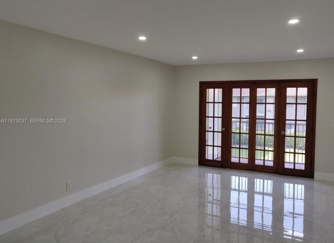 Building Photo - 8830 Royal Palm Blvd