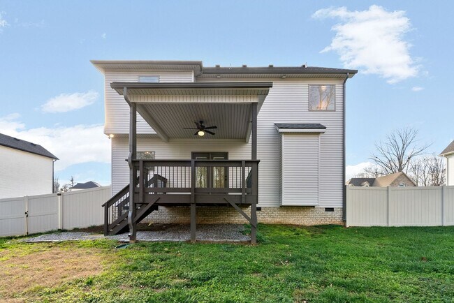 Building Photo - 3 Bed 2/2 Bath home nestled on an Acre of ...