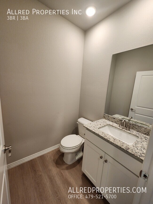 Building Photo - 1608 Casuarina Dr