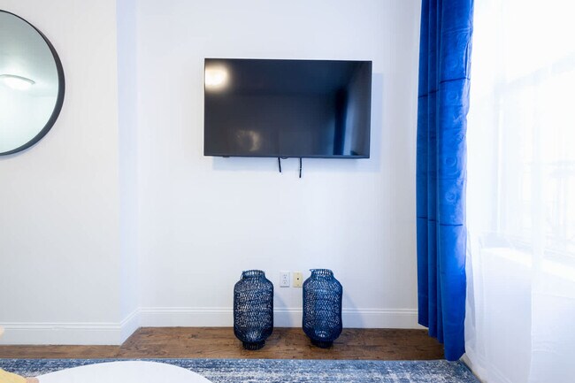 Building Photo - 1435 2nd Ave