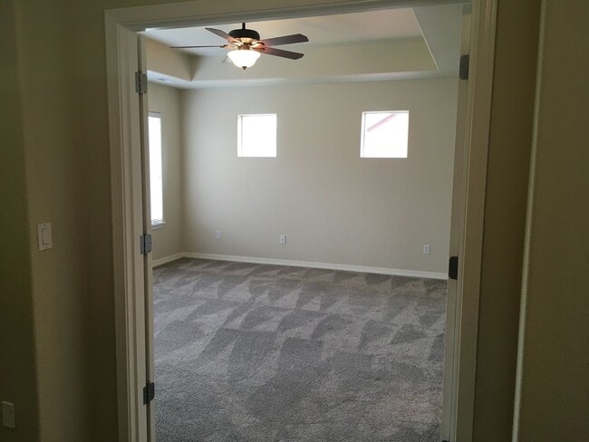 Building Photo - $1,000 off 1st Month's Rent!!! Gorgeous River Canyon Community Home!