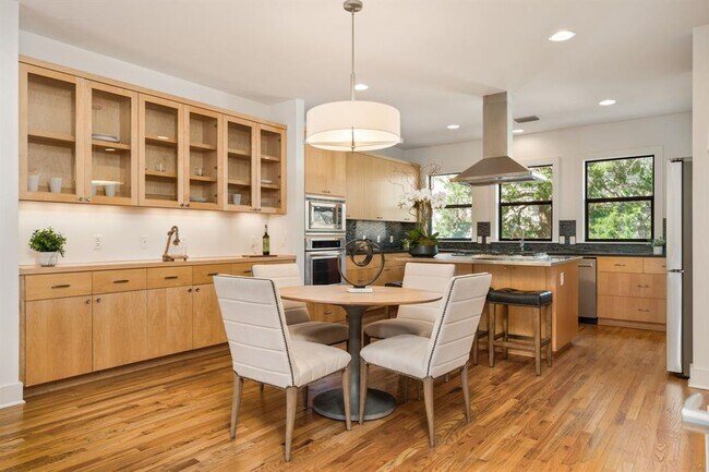 Building Photo - 4 Exposition Blvd