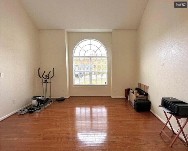Building Photo - 5346 Meadoway Rd