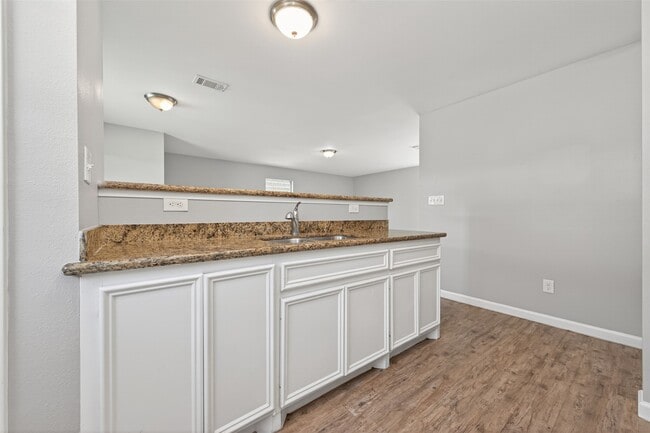 Building Photo - 7511 Dyer St