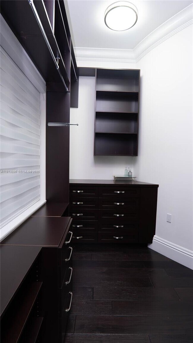 Building Photo - 959 Eve St