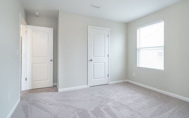 Building Photo - Available Early June! Gorgeous 3 BED 2.5 B...