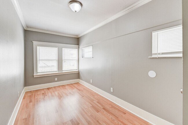 Building Photo - 3 Bed 2 Bath Fenced Home!