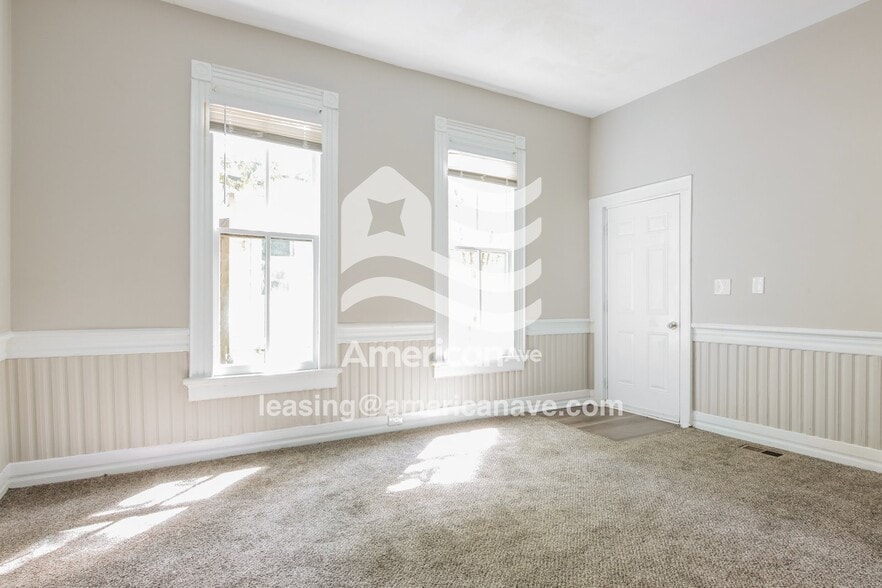 Building Photo - 1037 32nd St