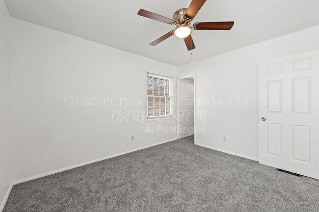 Building Photo - 4488 Richard Rd