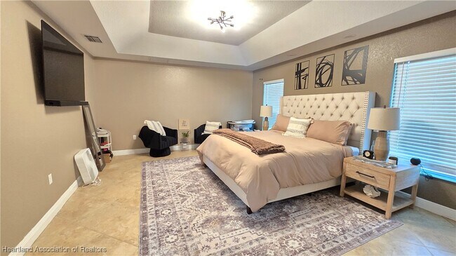 Building Photo - 268 Grosbeak Ave