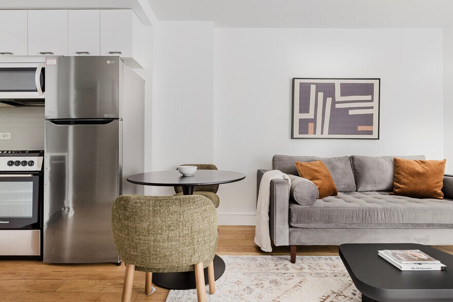 Building Photo - 230 E 44th St