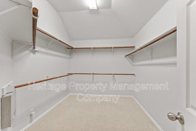 Building Photo - 11 Sable Valley