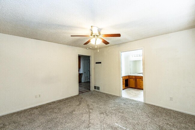 Building Photo - 2513 26th St