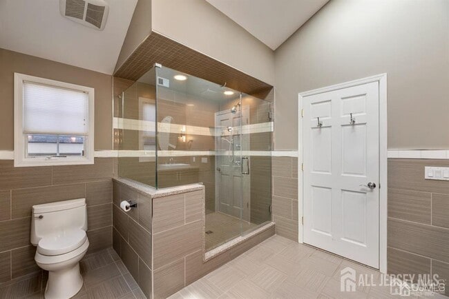 Building Photo - 4 Rebel Run Dr