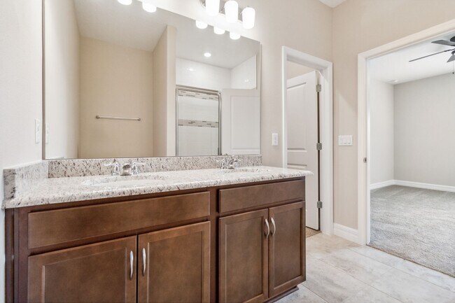 Building Photo - Beautiful New Energy Efficient 4/2 Close t...
