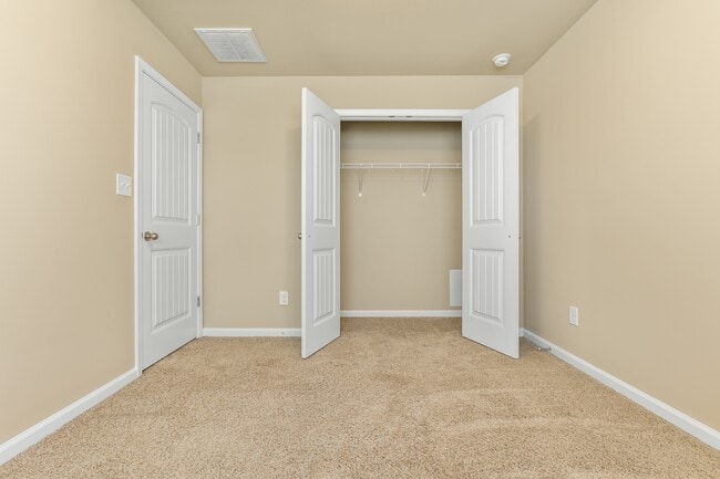 Building Photo - 3220 Sweet Clover Ln