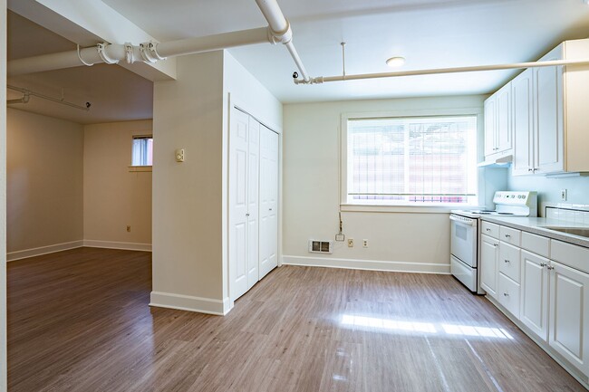 Interior Photo - Roundcliffe Apartments