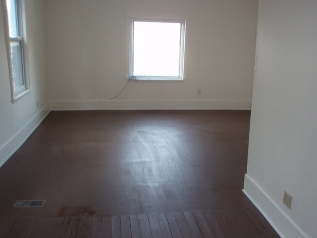 Building Photo - 2338 Flora St