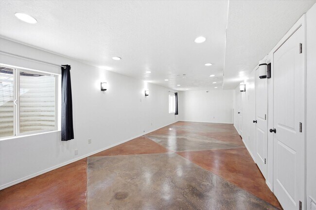 Building Photo - 4412 N Foxtrail Cir