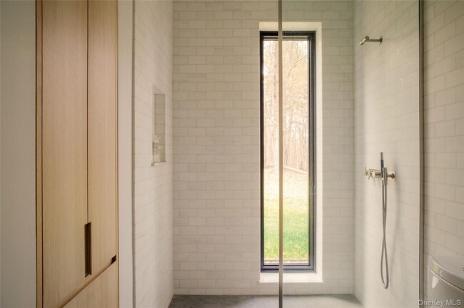 Building Photo - 279 Tompkins Rd