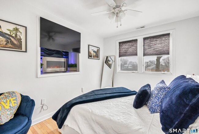 Building Photo - 110 Grenelle St