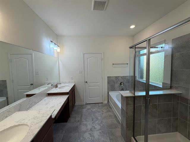 Building Photo - 3681 Keechi Creek Dr