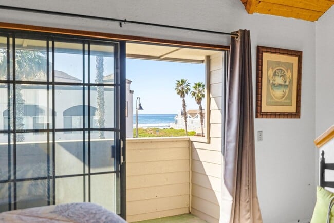 Building Photo - 731 Seacoast Dr