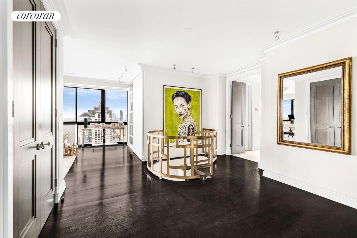 Building Photo - 200 E 61st St