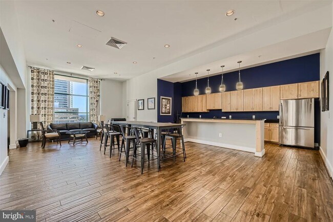 Building Photo - 414 Water St