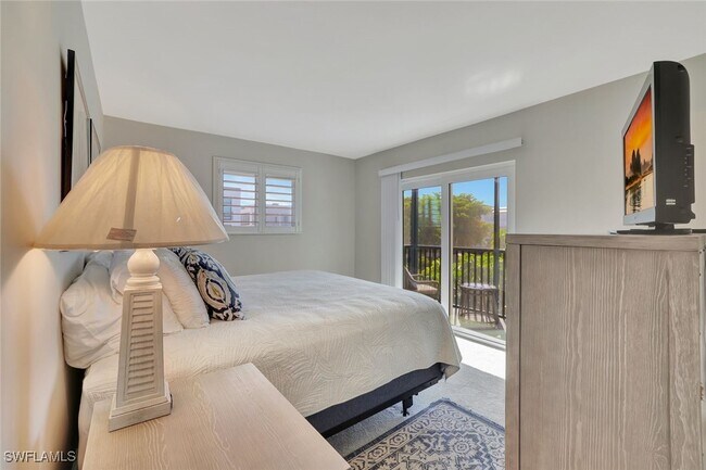 Building Photo - 766 Central Ave